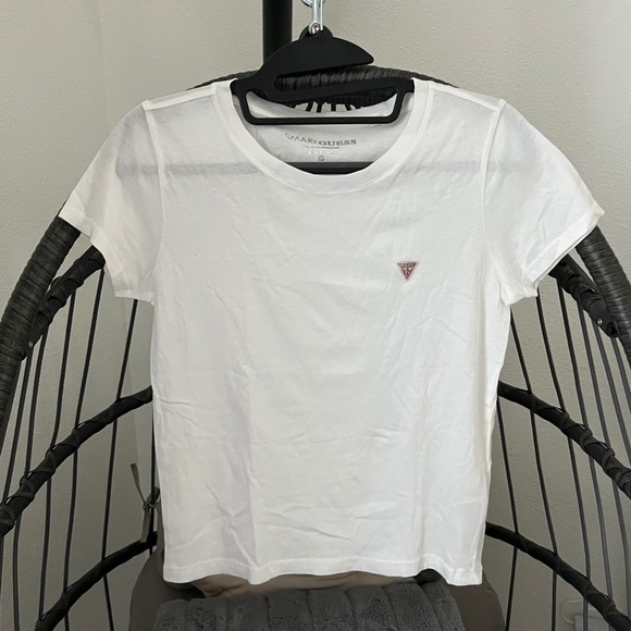 GUESS White Crop Tee EUC - Picture 1 of 6